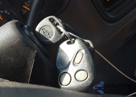 2005 Chevrolet Silverado 1500 Z71 из США, поврежденный, VIN 2GCEK13T051400390